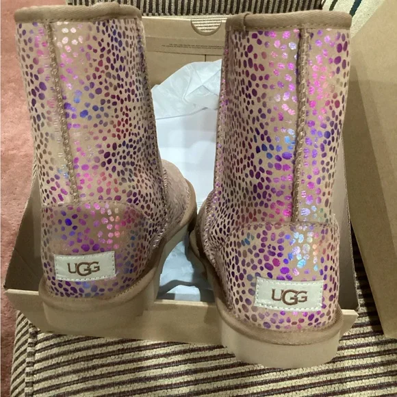 UGG kids classic boots brand new